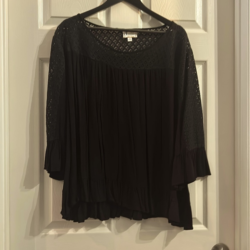Very Fun Tanzara Cut Out Design Shirt